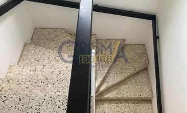 CASA CON JARDÍN EN VENTA EN EXCELENTE UBICACIÓN EN COL. RODRÍGUEZ CANO