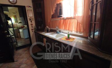 AMPLIA CASA CON EXCELENTE UBICACIÓN EN ZONA RESIDENCIAL DE POZA RICA.