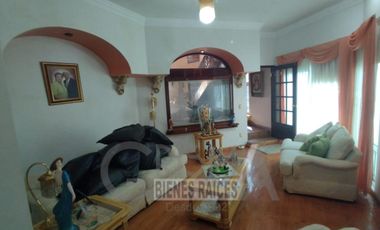 AMPLIA CASA CON EXCELENTE UBICACIÓN EN ZONA RESIDENCIAL DE POZA RICA.