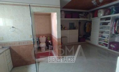 AMPLIA CASA CON EXCELENTE UBICACIÓN EN ZONA RESIDENCIAL DE POZA RICA.