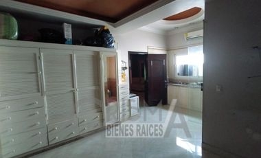 AMPLIA CASA CON EXCELENTE UBICACIÓN EN ZONA RESIDENCIAL DE POZA RICA.