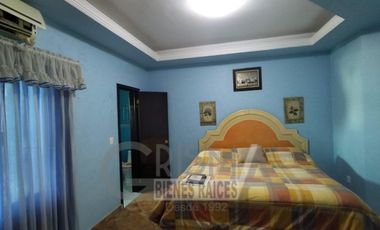 AMPLIA CASA CON EXCELENTE UBICACIÓN EN ZONA RESIDENCIAL DE POZA RICA.