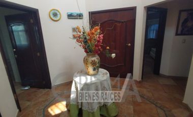 AMPLIA CASA CON EXCELENTE UBICACIÓN EN ZONA RESIDENCIAL DE POZA RICA.