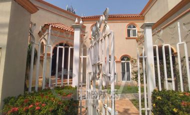 AMPLIA CASA CON EXCELENTE UBICACIÓN EN ZONA RESIDENCIAL DE POZA RICA.