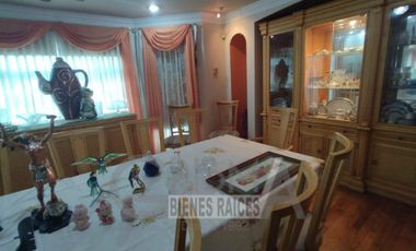 AMPLIA CASA CON EXCELENTE UBICACIÓN EN ZONA RESIDENCIAL DE POZA RICA.