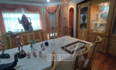AMPLIA CASA CON EXCELENTE UBICACIÓN EN ZONA RESIDENCIAL DE POZA RICA.