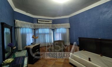 AMPLIA CASA CON EXCELENTE UBICACIÓN EN ZONA RESIDENCIAL DE POZA RICA.