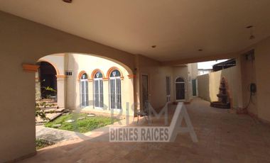 AMPLIA CASA CON EXCELENTE UBICACIÓN EN ZONA RESIDENCIAL DE POZA RICA.