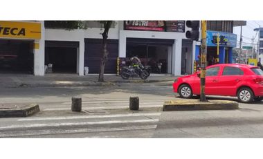 MAGNIFICO LOCAL DUPLEX CON VITRINA CARRERA 15 SAN BOSCO