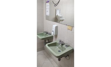 MAGNIFICO LOCAL DUPLEX CON VITRINA CARRERA 15 SAN BOSCO