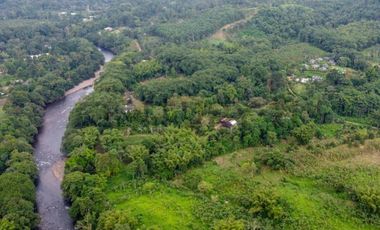 En Venta terreno de 26 hectáreas con hostería en Puerto Quito