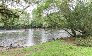 En Venta terreno de 26 hectáreas con hostería en Puerto Quito