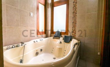 En Venta terreno de 26 hectáreas con hostería en Puerto Quito
