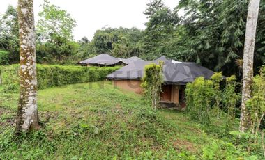 En Venta terreno de 26 hectáreas con hostería en Puerto Quito