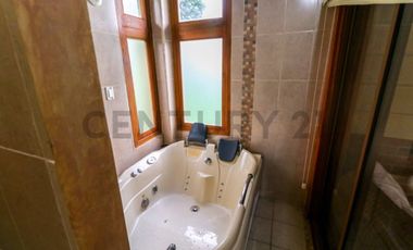 En Venta terreno de 26 hectáreas con hostería en Puerto Quito