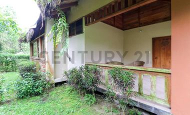 En Venta terreno de 26 hectáreas con hostería en Puerto Quito