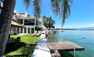 ¡Espectacular casa en venta frente al Lago! - Recibe rentas de +$80,000 mensuale