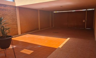 Casa para oficinas en Col. Bosque Camelinas