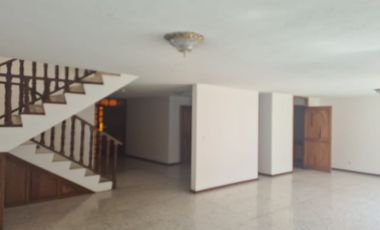 Casa para oficinas en Col. Bosque Camelinas
