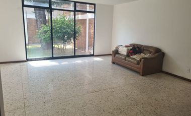 Casa para oficinas en Col. Bosque Camelinas