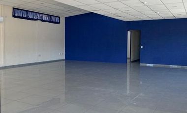 Se renta local u oficina sobre AV. Acueducto
