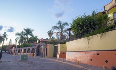 Hermosa casa en venta al lado del lago de Chapala