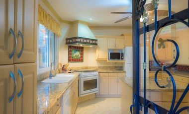 Hermosa casa en venta al lado del lago de Chapala