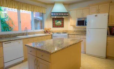 Hermosa casa en venta al lado del lago de Chapala