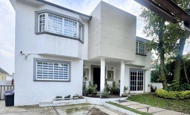 Casa en venta Sayavedra, 4 recámaras, remodelada