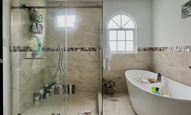 Casa en venta Sayavedra, 4 recámaras, remodelada
