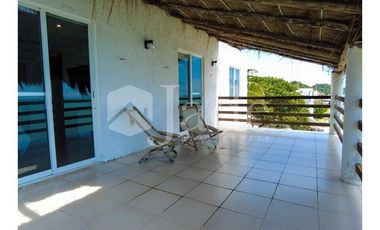 Casa Frente al Mar en Sombrerón: Vistas al Océano y Alberca Privada