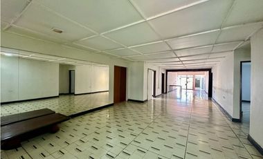 CASA EN VENTA DE USO COMERCIAL DE 254 metros en Bquilla