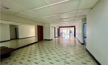 CASA EN VENTA DE USO COMERCIAL DE 254 metros en Bquilla