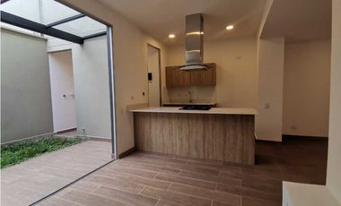 Casa para estrenar en unidad cerrada en el la ceja (LDC)