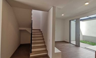 Casa para estrenar en unidad cerrada en el la ceja (LDC)