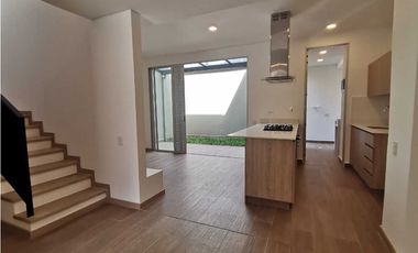 Casa para estrenar en unidad cerrada en el la ceja (LDC)