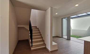 Casa para estrenar en unidad cerrada en el la ceja (LDC)