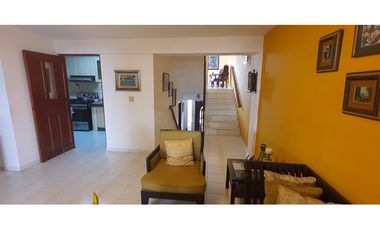 Venta de casa en Altos de Panamá. Urbanización Limajo