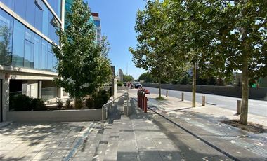 Local Comercial en Arriendo en Av. Las Condes / Estoril