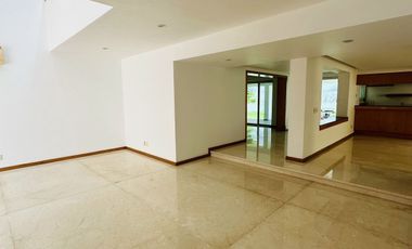 Moderna Casa en Fraccionamiento Puerta de Hierro Dentro de Coto