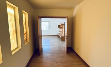 Moderna Casa en Fraccionamiento Puerta de Hierro Dentro de Coto