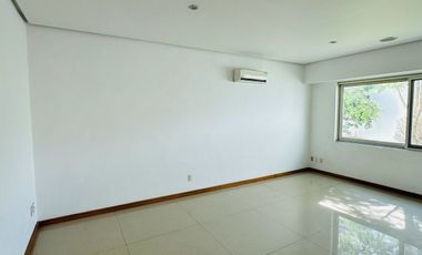 Moderna Casa en Fraccionamiento Puerta de Hierro Dentro de Coto