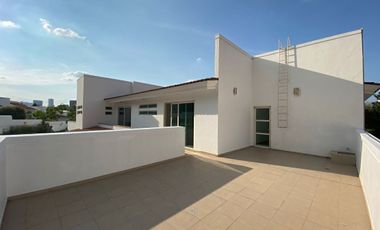Moderna Casa en Fraccionamiento Puerta de Hierro Dentro de Coto