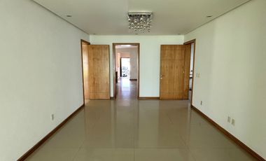 Moderna Casa en Fraccionamiento Puerta de Hierro Dentro de Coto