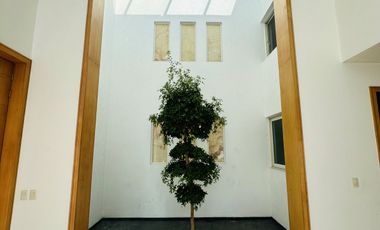 Moderna Casa en Fraccionamiento Puerta de Hierro Dentro de Coto