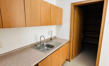 Moderna Casa en Fraccionamiento Puerta de Hierro Dentro de Coto
