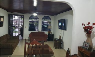 EL INGENIO / CASA COMERCIAL / 393 M2 / 6 HABITACIONES / TERRAZA