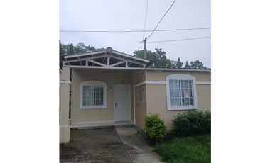 Casa En Alquiler En PH Villa Dorada Hato Montaña A Solo US$650