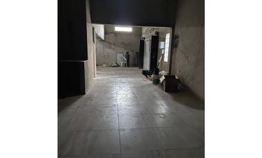 Casa en venta en Pinamar. Moderna y muy luminosa. 3 dorm + dependencia