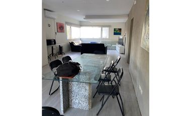 Casa en venta en Pinamar. Moderna y muy luminosa. 3 dorm + dependencia